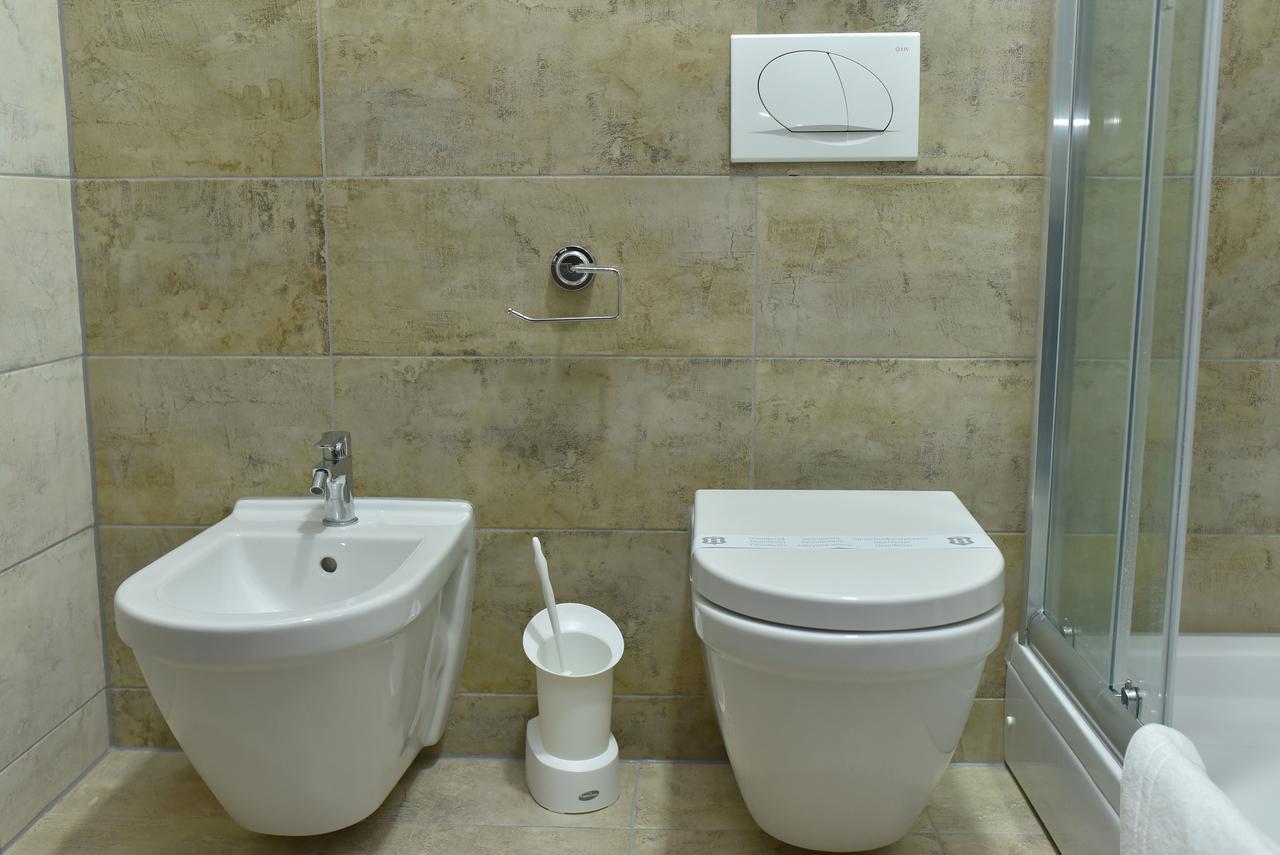 Motel Grand Velika Kladusa Bagian luar foto