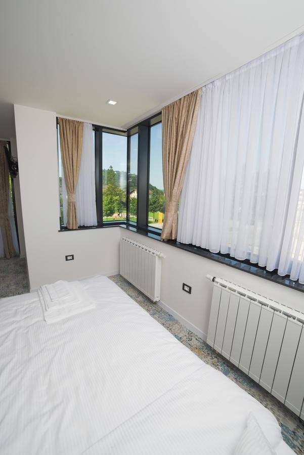 Motel Grand Velika Kladusa Bagian luar foto