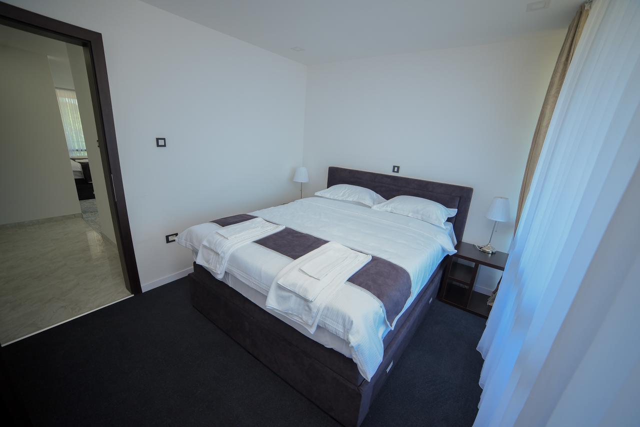 Motel Grand Velika Kladusa Bagian luar foto