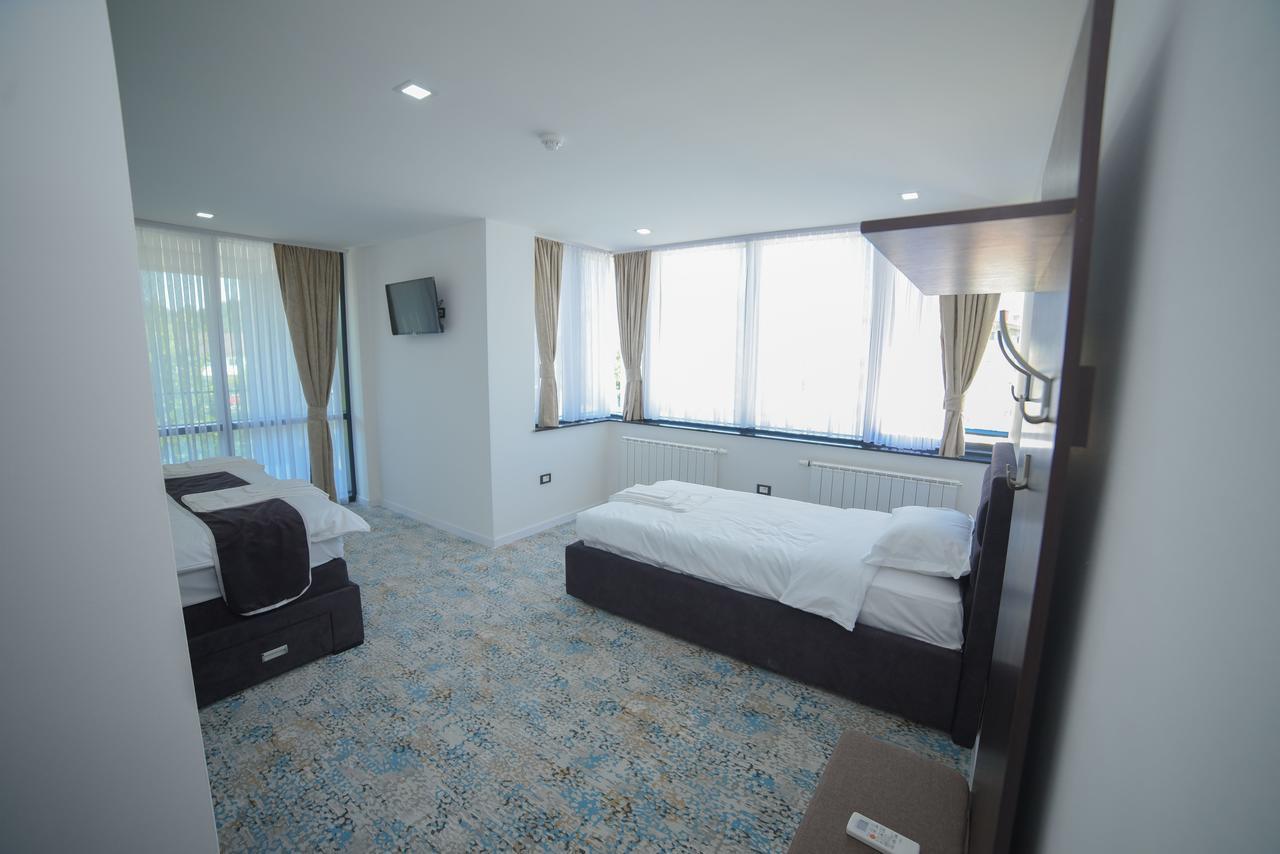 Motel Grand Velika Kladusa Bagian luar foto