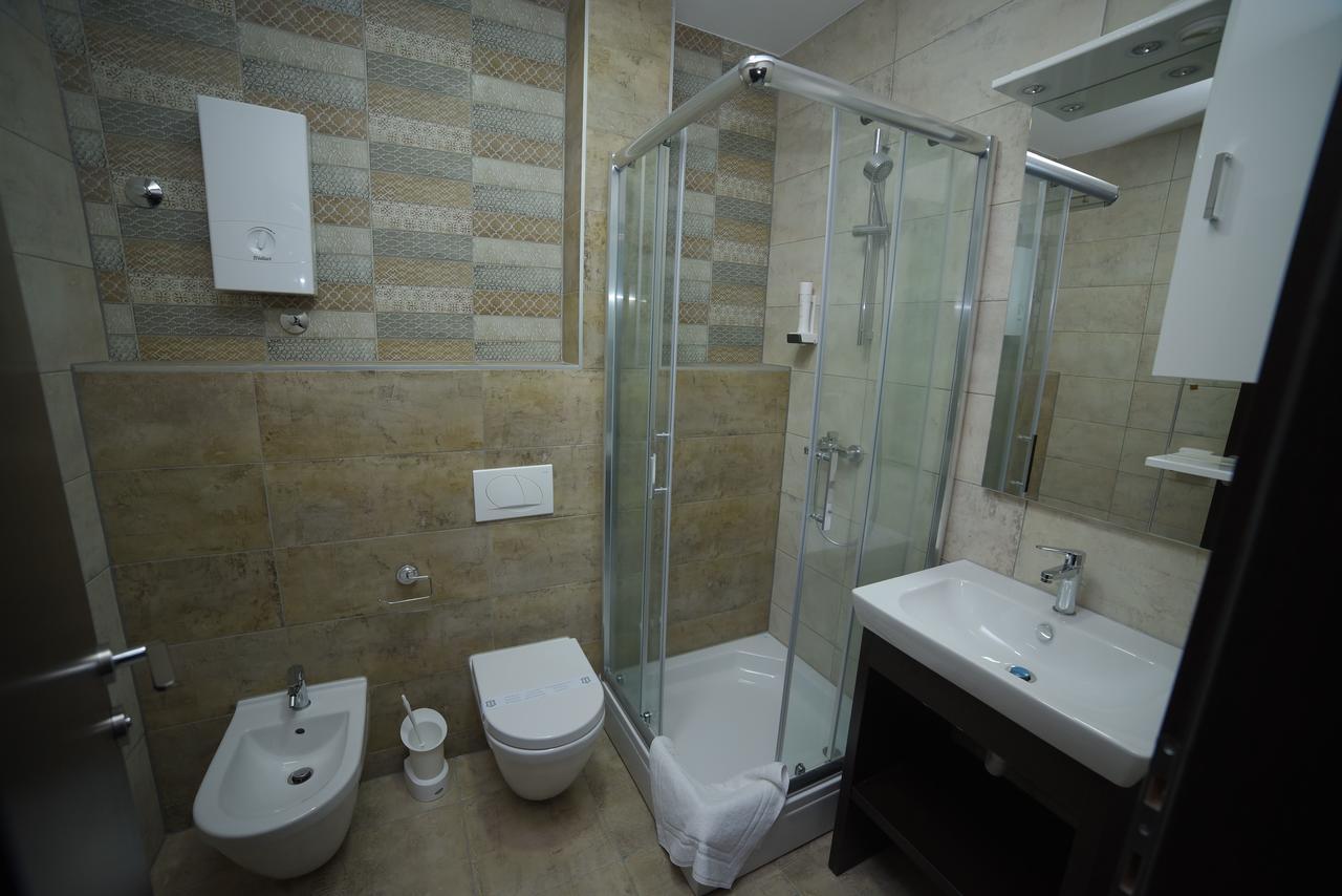 Motel Grand Velika Kladusa Bagian luar foto